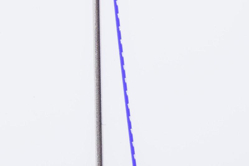 Produktbild eines Double Cog Fadens 23G mit 60mm Kanülenlänge und 100mm Fadenlänge aus PDO von EpLine